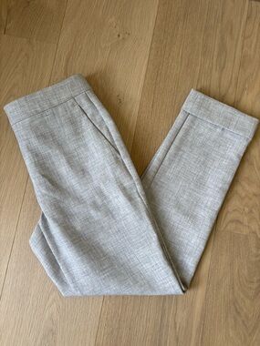 ANN TAYLOR Woman’s Light Gray Dress Pants – Tailored Slim Fit